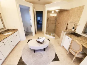 Beautiful Saltwater Canal House - Image 3