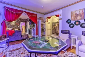 Luxurious Tranquil Home--10 minutes downtown - Image 4