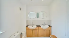 5 bed Edwardian Style House - Image 4