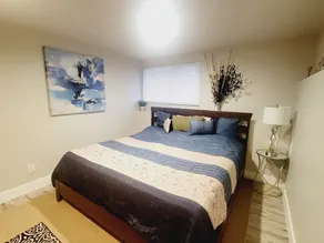Spacious 5br/ 3ba home with 8bed - Near Airport, Downtown & Train station - Image 5