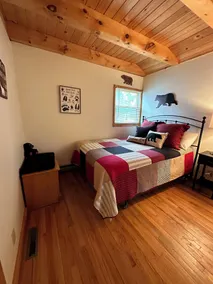 Cozy Cabin on Assembly Point - Image 4