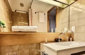 Studio 4 personnes à Tignes au pied des pistes et proche des commerces dans le quartier du Lac. - Image 2