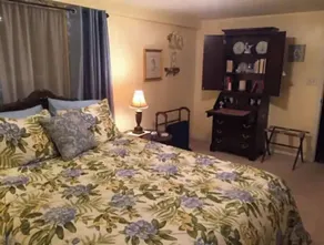 Cozy Rosecrest Suite, 1 min to I-75, full kitchen, sleeps 4, Safe area - Image 3