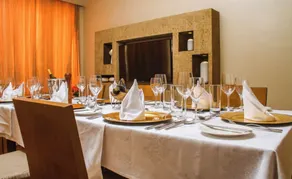 Reata Apartment Hotel - Image 4