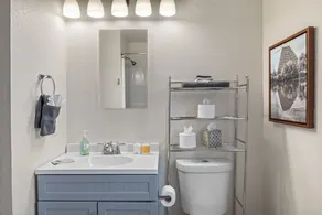 2BR Getaway Near Downtown, Old Sac & Riverfront - Image 3