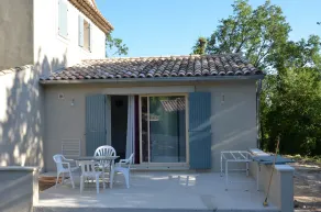 In the heart of Grand Luberon, independent gite, beautiful swimming pool, calm - Image 4