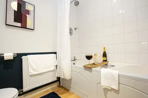 Beautiful Apartment - City Centre - Garden+Parking - Image 3