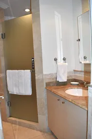 Sapphire Beach - Luxury beach side split level self catering apartment - Image 3