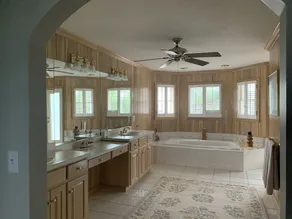 FALL WINTER SPECIAL RATES Beautiful House located between waterway and canal  - Image 2