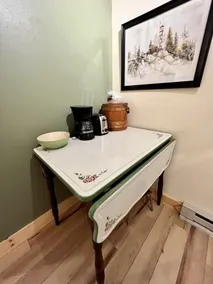 Charming one bedroom on Main St - Image 1