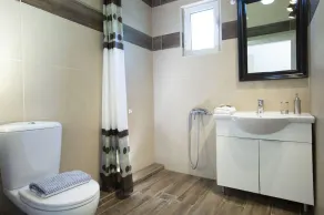 Villa isolata privata con molto grande piscina e spazio esterno - Image 4