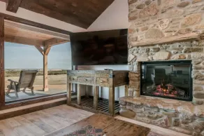 Rustlers Draw cabin in the pasture - Image 2