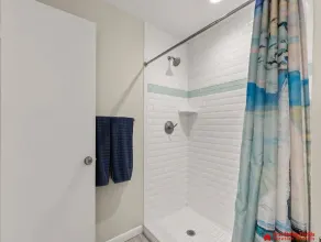 Beautiful 2/2 ~ Pet Friendly ~ Steps to the Beach! - Image 2