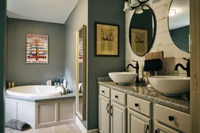 Family Friendly Cairo House with Hot Tub Pool Pond 3Br 3Ba Firepit minutes from Hudson & Private Pond - Image 5