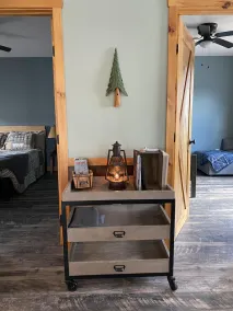 2 Bedrooms with a King Bed, 1 Bath across from the Visitor Center - Image 5