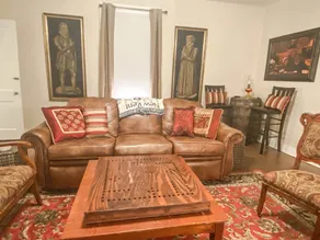 Historic Vaiden House, c.1781, on 8 acres: Modern Amenities with Old World Charm - Image 5