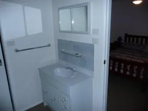 Maloneys Beach House - pet friendly and directly opposite Maloneys beach - Image 4