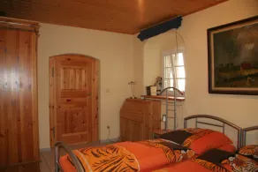 10 km to Dresden - Modern apartment in the farm with own horses, garden pool - Image 5