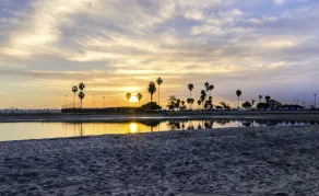 Studio in Mission Beach, just steps to to the sand! - Image 3