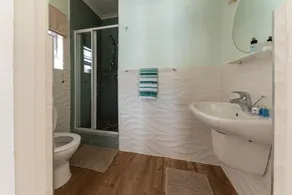 'Bikini Views' Private One Bedroom Suite for 2 with Sunny Veranda - Image 2
