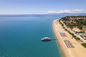 Beachfront Villa Alexandra - Image 2
