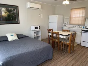 Comforts of Home-Cabin 10 - Image 5