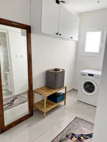 Fully renovated 2 bedroom flat , ideal for fmailies with  young kids - Image 3