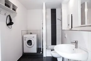 beautiful and newly renovated two-room apartment - Image 5