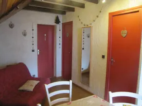 Chalet apartment in resort center with private parking & garage - Image 4