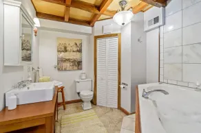 Scandinavian Comfort in Pittsford Barn! - Image 3