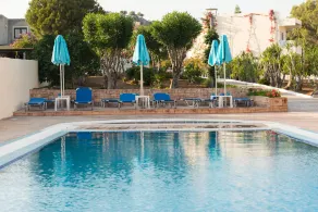 Amaryllis front beach hotel - Image 5