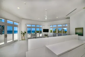 Ocean Front 7-bedroom 7-bath Sunset Views Malmok! - Image 3