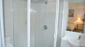Ocean Shores Apartment 14 - Bring your own linen. - Image 2