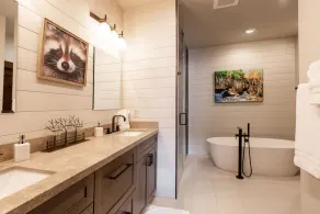 Luxurious Ski-in Ski-out Home in Arrowhead community - Image 3