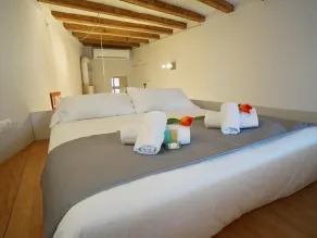 Chic studio in a perfect location in Barcelona - Image 4