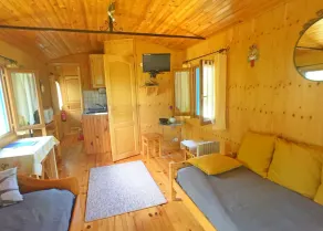 Charming Neapolitan caravan Peyrat La Nonière on estate with Château pond - Image 3