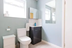 Detached Coastal Home 150m from Beach | Sleeps 8 - Image 3