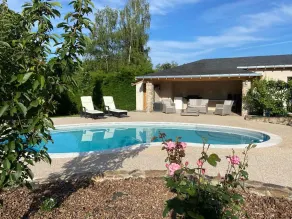 Chambre d'hôtes avec piscine et petit-déjeuner proche d'Angers - FR-1-622-84 - Image 2