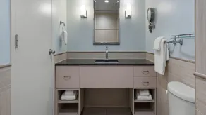1 Bedroom Nautical New England Escape At Wyndham Inn on Long Wharf - Image 2