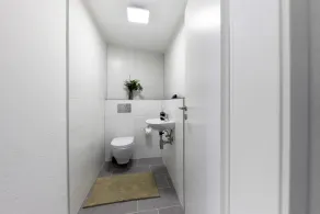 Newly renovated apartment just 300m from the train station - Image 2