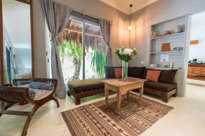 Two Bedroom House garden view - Image 5