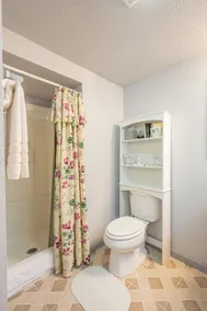 CENTRAL LOCATION, DUPLEX CLOSE TO ALBERTA ART DISTRICT !! - Image 4