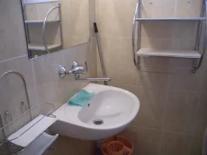 Holiday home with terrace - Image 4