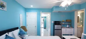 Comfy Blue Studio with Great Amenities - Image 5
