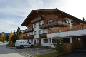 Cozy apartment with mountain view, sauna, and close to the slopes - Image 5