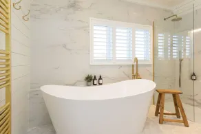 Luxury Beachfront Retreat for 14 with Hot Tub - Image 3