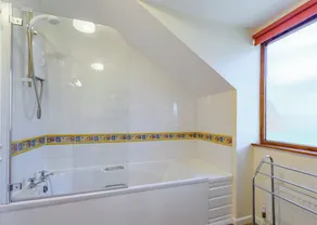 3 bedroom accommodation in Webbery, Bideford - Image 2