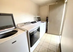 Single Level Homestay - Prime Location - Image 2
