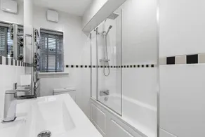 St Marks Modern Apartments - Image 3