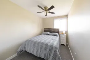 4 BR Executive Town home, Indoor Pool, close to shopping, restaurants, and parks - Image 3